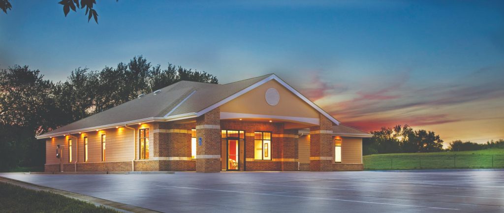 exterior at night - medical plaza of valley center - family medicine - valley center ks - nmc health