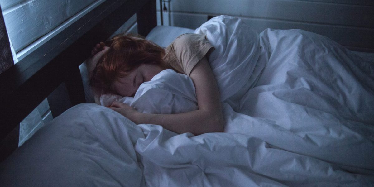 woman-sleeping-935777 woman-sleeping-935777